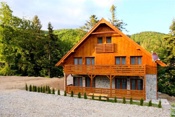 A la foto es mostra l'objecte Apartmány Valča situat a la ciutat de Valča.