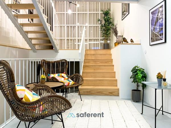 Stylish Triplex next to Ribeira, Порту