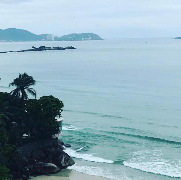 På billedet ses objektet Guarujá - Praia das Asturias Beira-Mar beliggende i byen Guarujá.