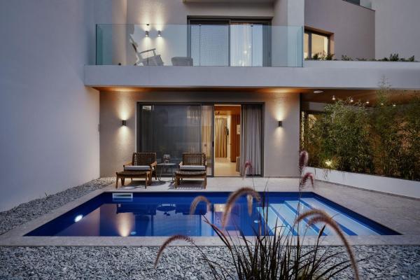 På bilden syns objektet Origami Boutique Residences som ligger i staden Nafplion.