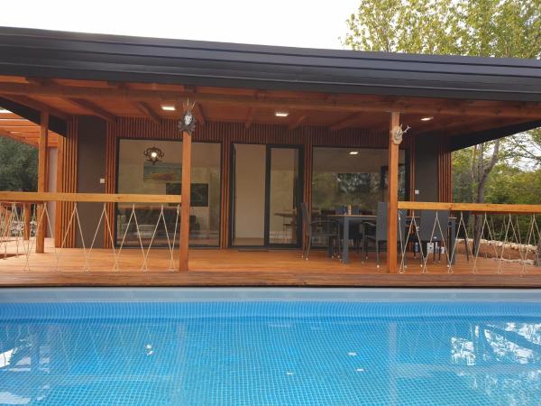 A la foto es mostra l'objecte Luxury mobile villa Melody situat a la ciutat de Risika.