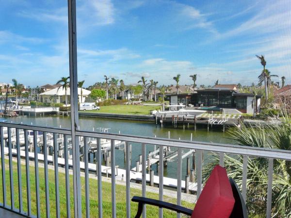 Tranquil Waterfront Condo With Pool And Steps To Beach - 馬可島