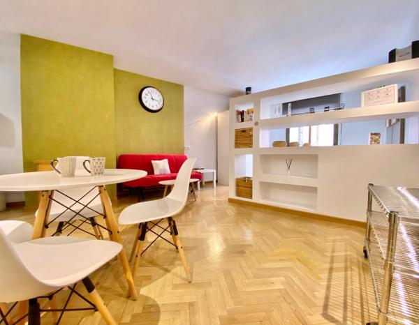 Cozy Malasaña - Estudio con balcón en el centro, AC, Madrid