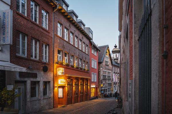 På billedet ses objektet Haus am Hühnerdieb beliggende i byen Aachen.