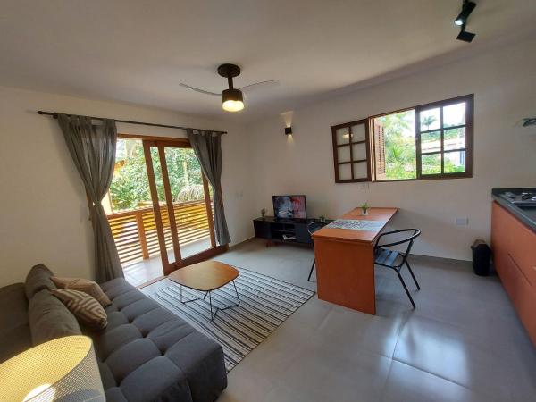 Foto 3: Cotia - Novo Flat com Piscina, 50mts da praia, churrasqueira privativa, ar con, wi-fi, netflix, garagem