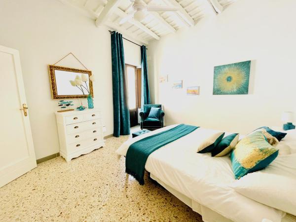 Trapani Centro Storico Apartment, Great Central Location! All New Furniture And Appliances! - 시실리아