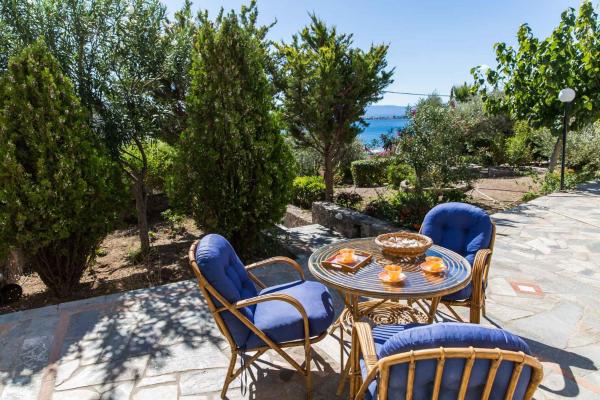 A la foto es mostra l'objecte Villa Euphoria Studio in Aegina, A' Marathonas Bay situat a la ciutat de Tzíkidhes.