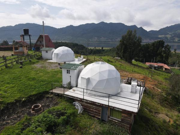 A la foto es mostra l'objecte Glamping Bosques del Neusa situat a la ciutat de Tausa.