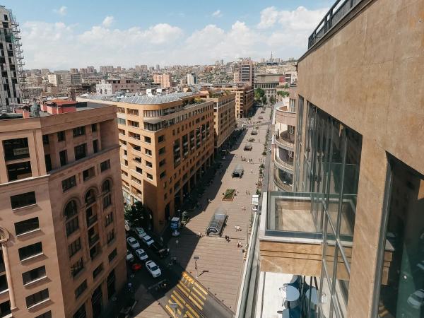 Na zdjęciu widoczny jest obiekt Hilltop North Avenue by Stellar Hotels, Yerevan położony w mieście Erywań.