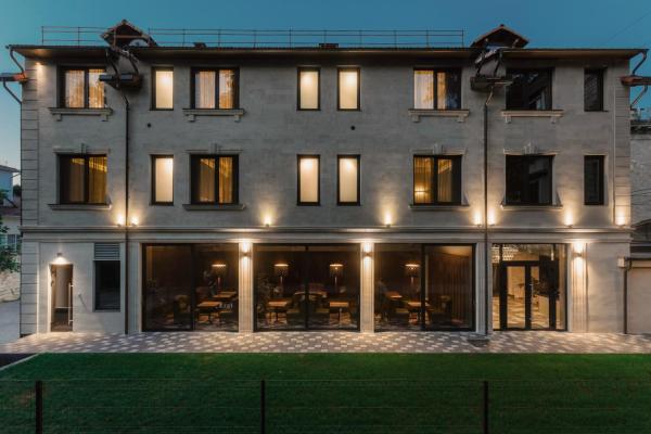 På bildet vises objektet Plai Hotel som ligger i byen Chişinău.