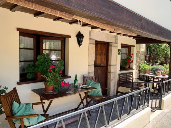 A la foto es mostra l'objecte Casa Carreño situat a la ciutat de Espinaredo.