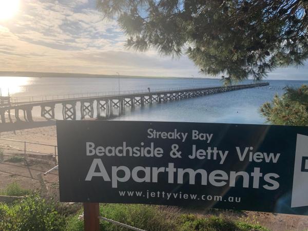 Foto 4: Beachside & Jetty View Apartment 6 - Captain's Apt