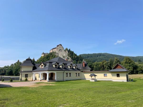 La photo montre l'objet Penzión U dvoch levov situé dans la ville de Hruštín.