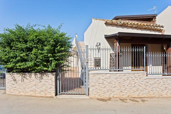 A la foto es mostra l'objecte GuestHost - Countryside Sicily House situat a la ciutat de Mangiapane.