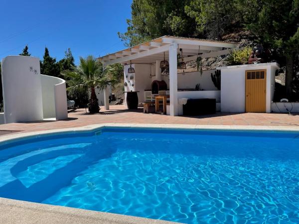 A la foto es mostra l'objecte Finca Portichuelo situat a la ciutat de Cómpeta.