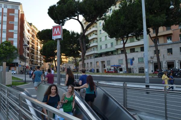 Na fotografii je vidět objekt AL171 Tourist Rental close Metro B1 - Sant'Agnese Annibaliano nacházející se ve městě Řím.