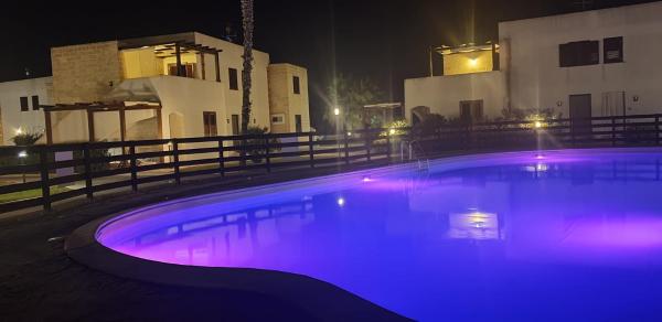 Na fotografii je vidět objekt Al Covone-1 - Residence Burrone nacházející se ve městě Favignana.