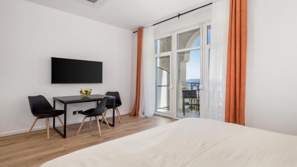 A la foto es mostra l'objecte Apartments Bristol situat a la ciutat de Rijeka.