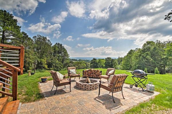 Family Retreat with Deck Near Appalachian Trail!