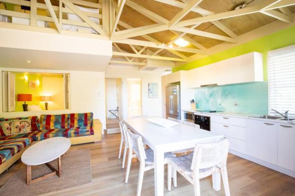 Zdjęcie 3: BEACHBREAK - 100m to beach - sleeps 6