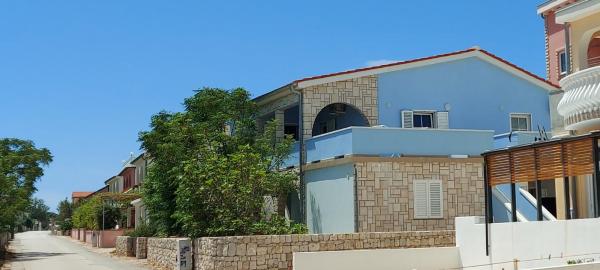 A la foto es mostra l'objecte Blue Sea Vir Apartments situat a la ciutat de Vir.