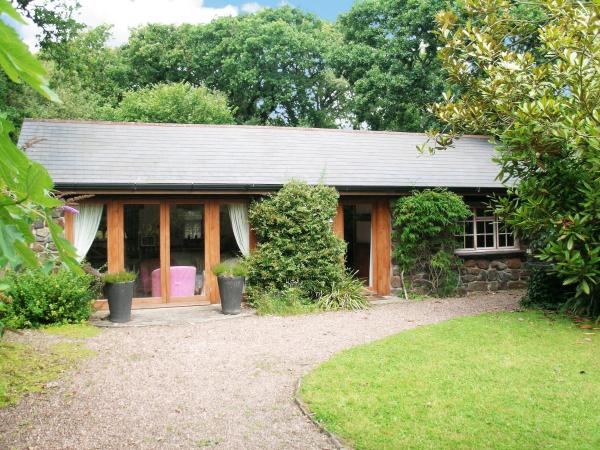 På bildet vises objektet Oaktree Cottage som ligger i byen Appledore.