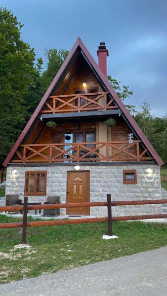 A la foto es mostra l'objecte Charming Mountain House Zabljak situat a la ciutat de Žabljak.