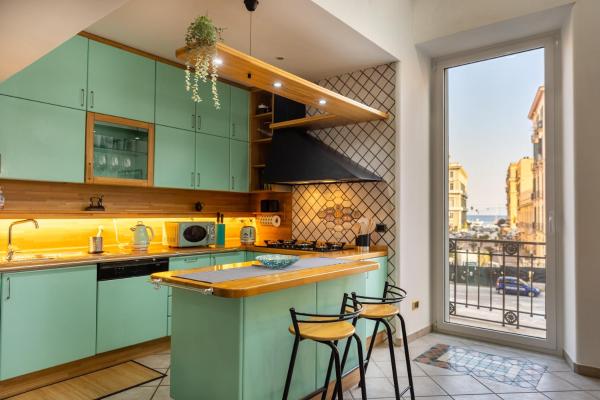 Riviera House Apartment Sea View group and family By HouseinNaples, Neapol