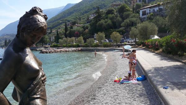 På billedet ses objektet Dependance beliggende i byen Malcesine.