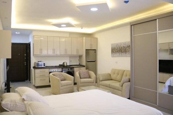 På billedet ses objektet Amazing one Bedroom Apartment in Amman Elwebdah 5 beliggende i byen Amman.