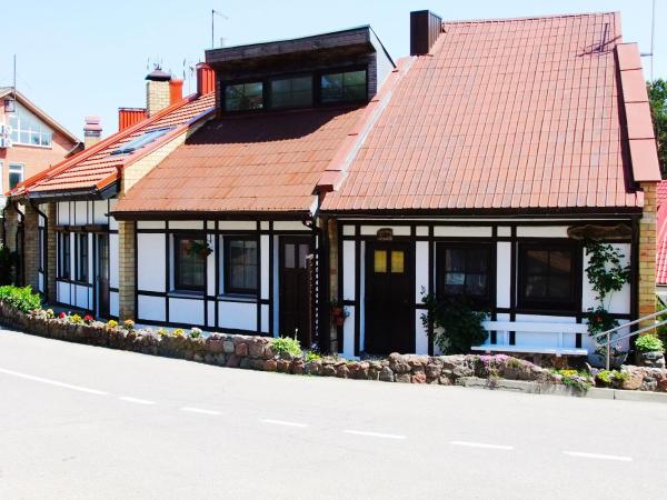 På billedet ses objektet Irinos Apartamentai beliggende i byen Nida.