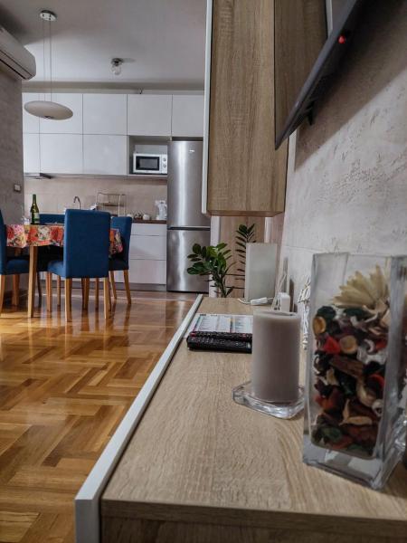A la foto es mostra l'objecte Flat Kosutnjak 9 situat a la ciutat de Belgrad.