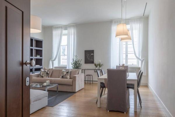 Auf dem Foto ist das Objekt Palazzo Tergesteo Tirabora Suite Apartments in der Stadt Triest zu sehen.