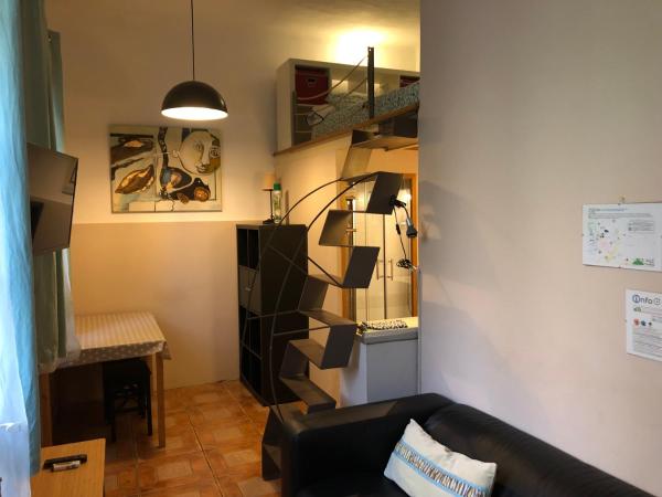 A la foto es mostra l'objecte Estudio Finestrelles Barcelona situat a la ciutat de El Arrabal.
