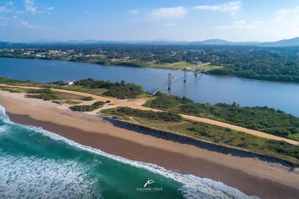 Op de foto is het object Casa de Campo - Chácara - Lagoa dos Encantos te zien, gelegen in de stad Itaperiú.