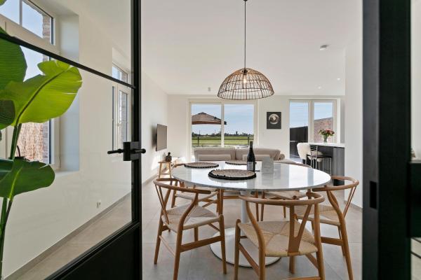 A la foto es mostra l'objecte Villa Boho situat a la ciutat de Zarren.