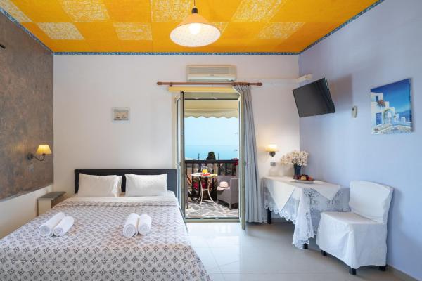 A la foto es mostra l'objecte One Private Studio with stunning full sea view, shared pool and Ac situat a la ciutat de Hersonissos.