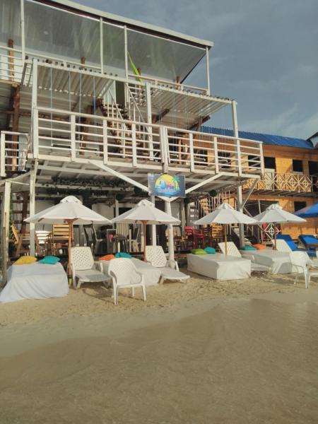 Na zdjęciu widoczny jest obiekt posada donde Uriel Playa tranquila położony w mieście Isla Barú.
