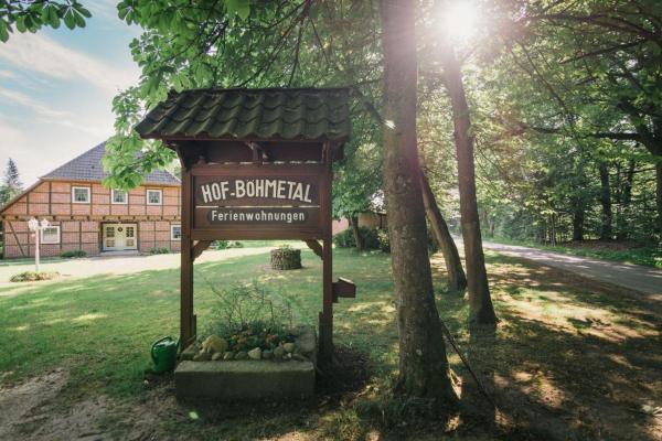 A la foto es mostra l'objecte Hof Böhmetal situat a la ciutat de Schneverdingen.