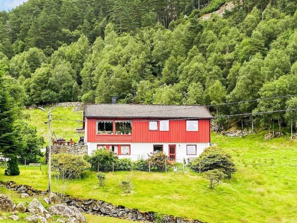 The photo shows the 9 person holiday home in Reksteren located in the city of Klinkholmen.