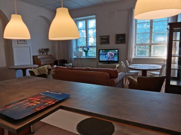 Na zdjęciu widoczny jest obiekt LargeResidence 5-Bed 11 persons Apartment in Kotka położony w mieście Karhula.