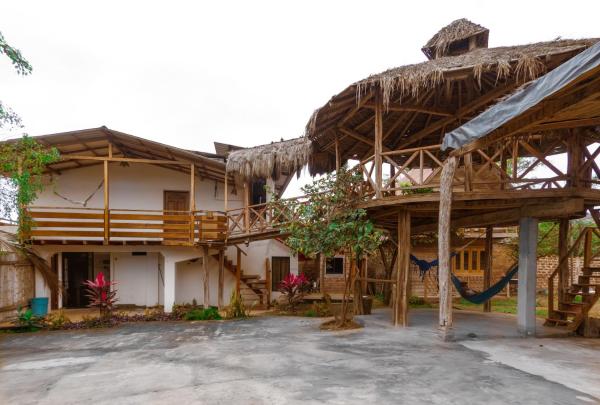 På billedet ses objektet Hostal Tortuga Dorada beliggende i byen Puerto López.