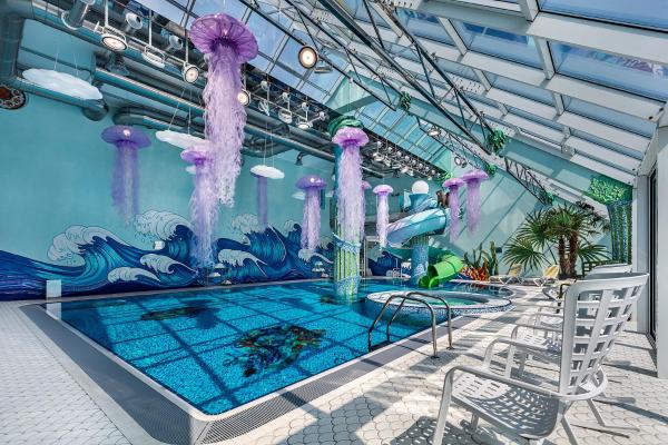 写真にはヘリボブカ市にあるUnderSun Spa Hotelが写っています。