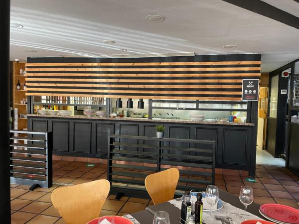 A la foto es mostra l'objecte Hotel Aragón situat a la ciutat de Alfajarín.