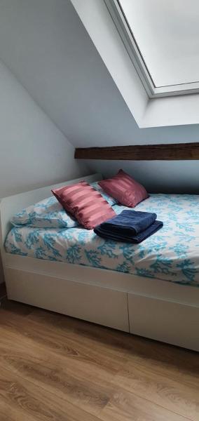 A la foto es mostra l'objecte Gwladys's Home situat a la ciutat de Rouvreux.