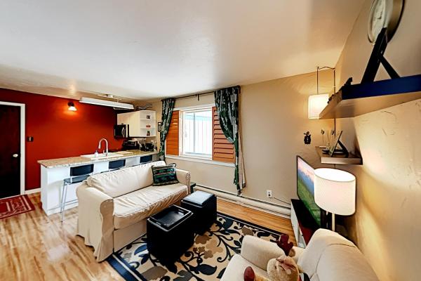 A la foto es mostra l'objecte Winter Park Meadows Lodge situat a la ciutat de Fraser.