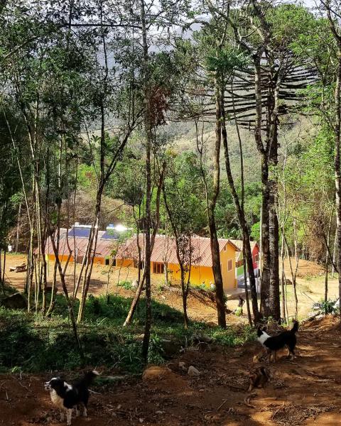 En la foto se muestra el objeto IVOS Hostel & Camping ubicado en la ciudad de Itanhandu.