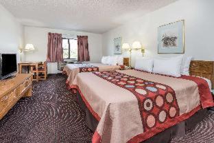 Super 8 by Wyndham Du Quoinの写真2