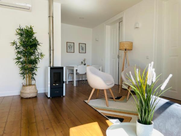 På billedet ses objektet Casa Soure Suites and Apartments beliggende i byen Évora.