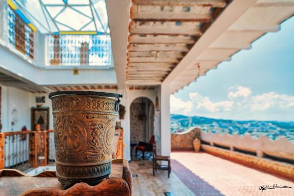 A la foto es mostra l'objecte RIAD LA SANTA situat a la ciutat de Xauen.